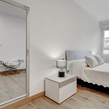 Apartment Larra By Sanse Holidays